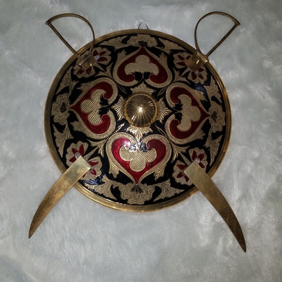 Brass Swords & Shield - Picture 9 of 14